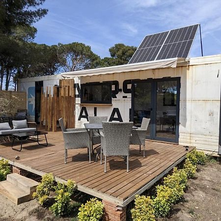 Cooltainer Retreat: Sustainable Coastal Forest Tiny House Near Barcelona Castelldefels Exteriér fotografie