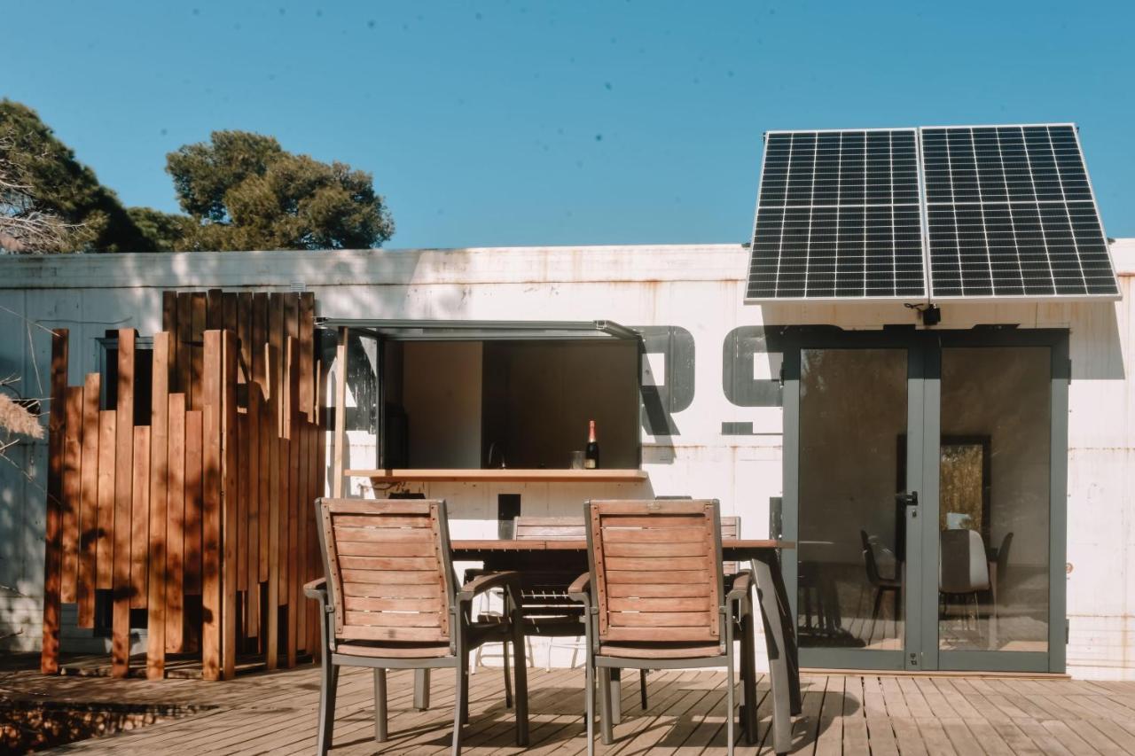 Cooltainer Retreat: Sustainable Coastal Forest Tiny House Near Barcelona Castelldefels Exteriér fotografie